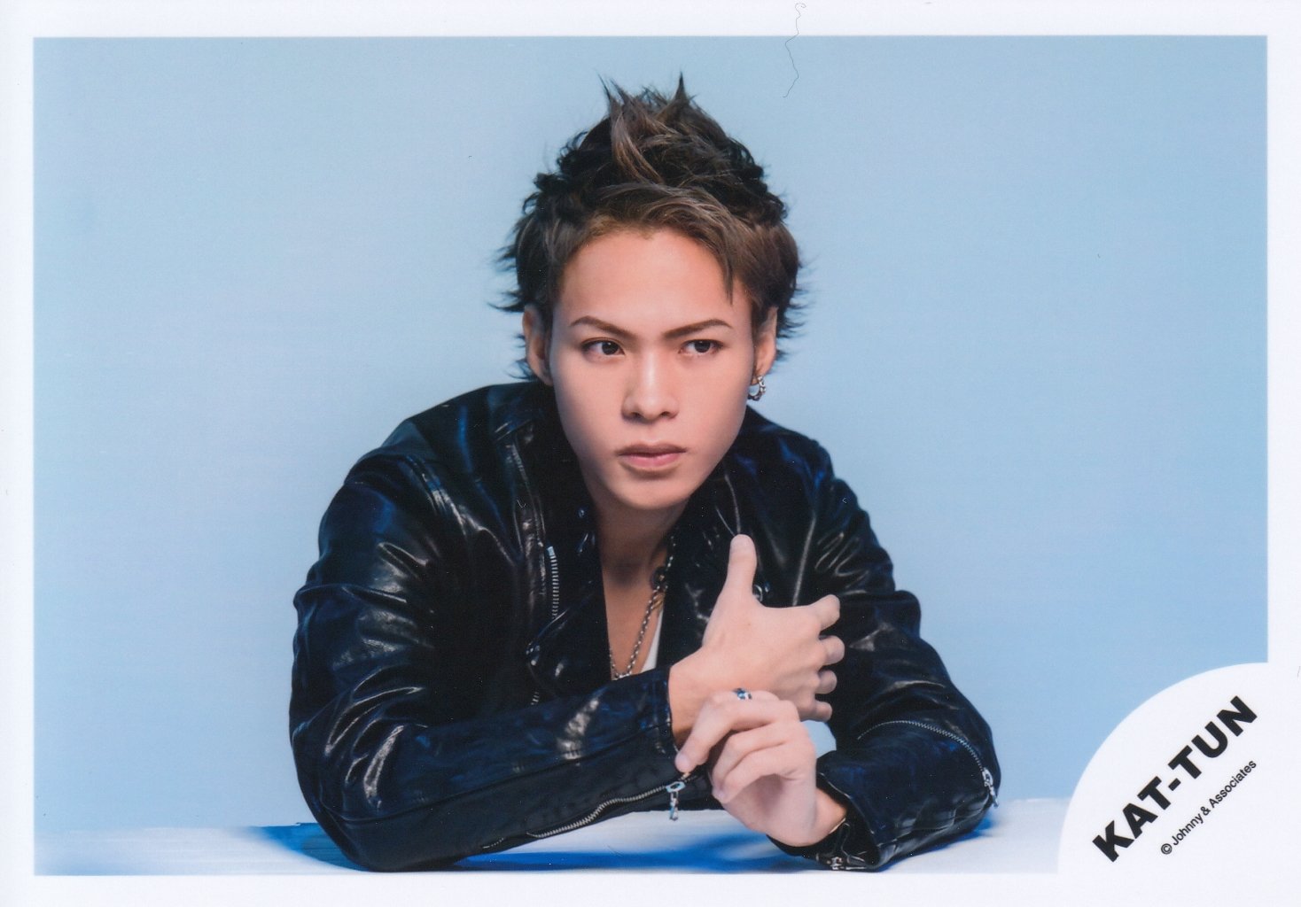 Amazon.co.jp: KAT-TUN 公式生写真 （上田竜也）KA00110 : Toys & Games